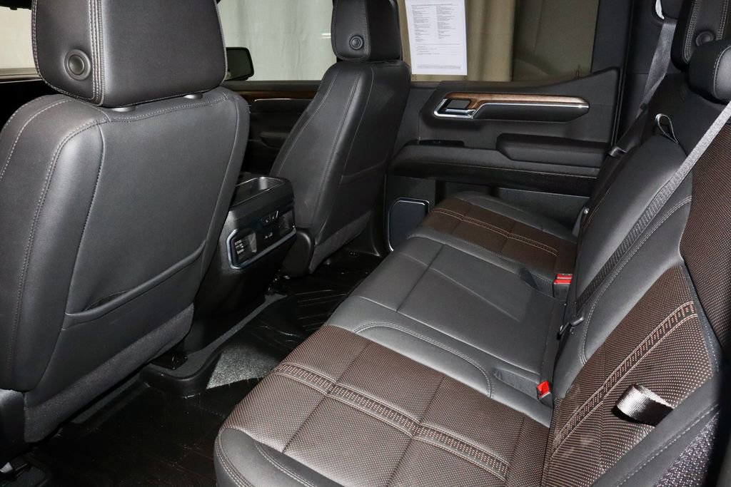 Used 2023 Chevrolet Silverado 1500 High Country w/ High Country Premium Package AWD/4WD image 20