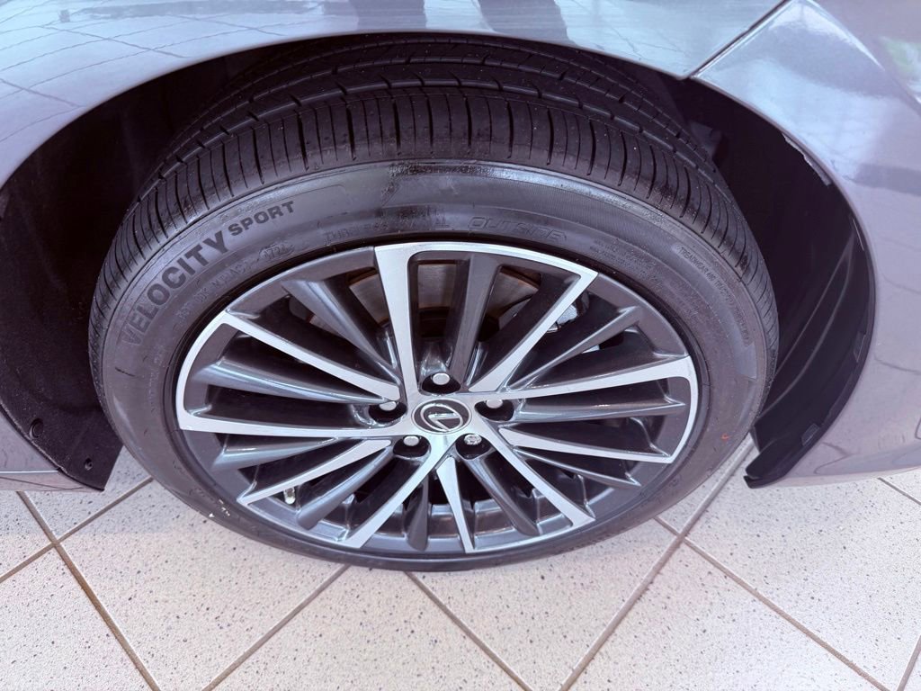 Certified 2024 Lexus ES 350 w/ Premium Package FWD image 15