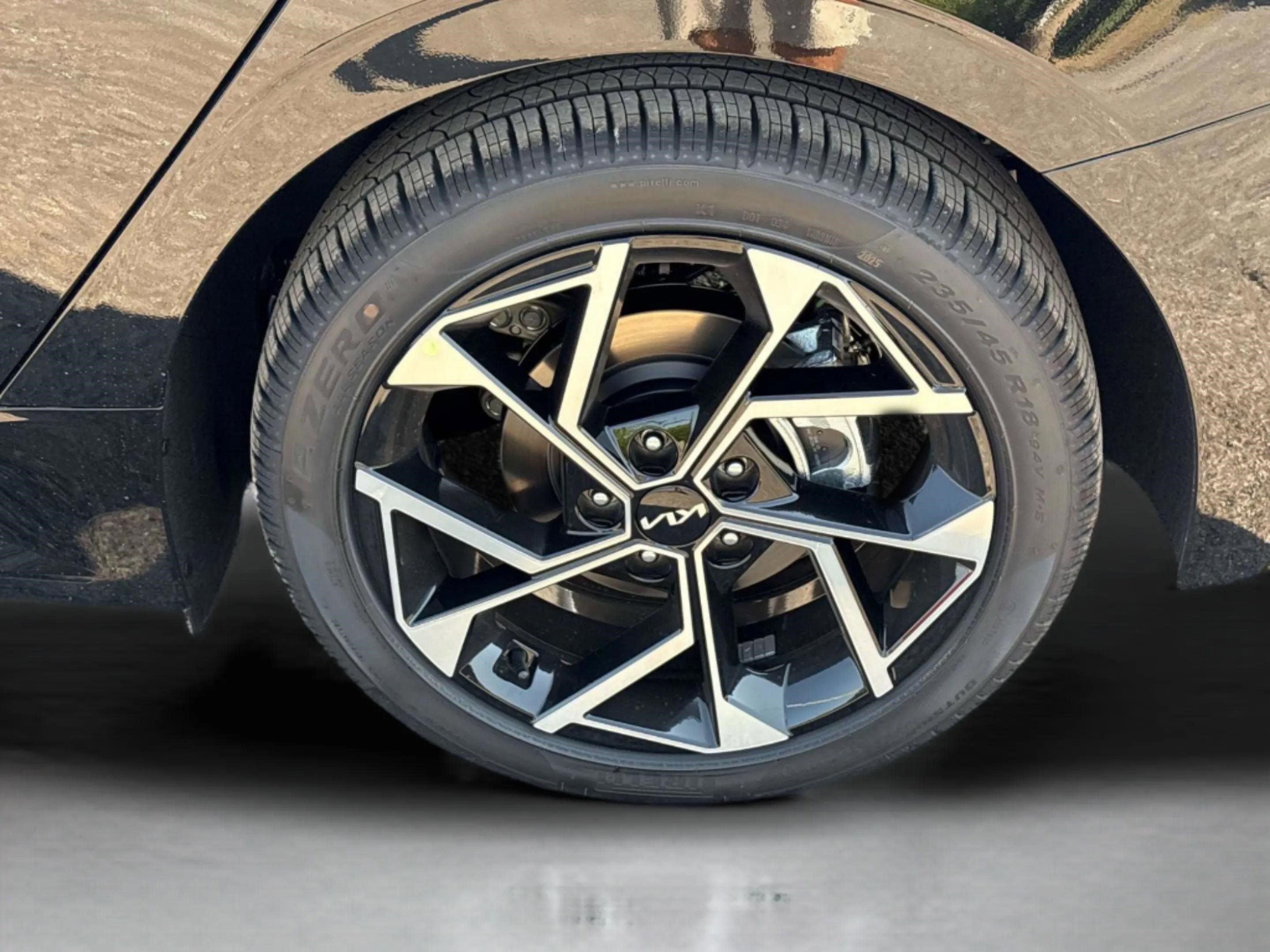 New 2026 Kia K5 EX image 11