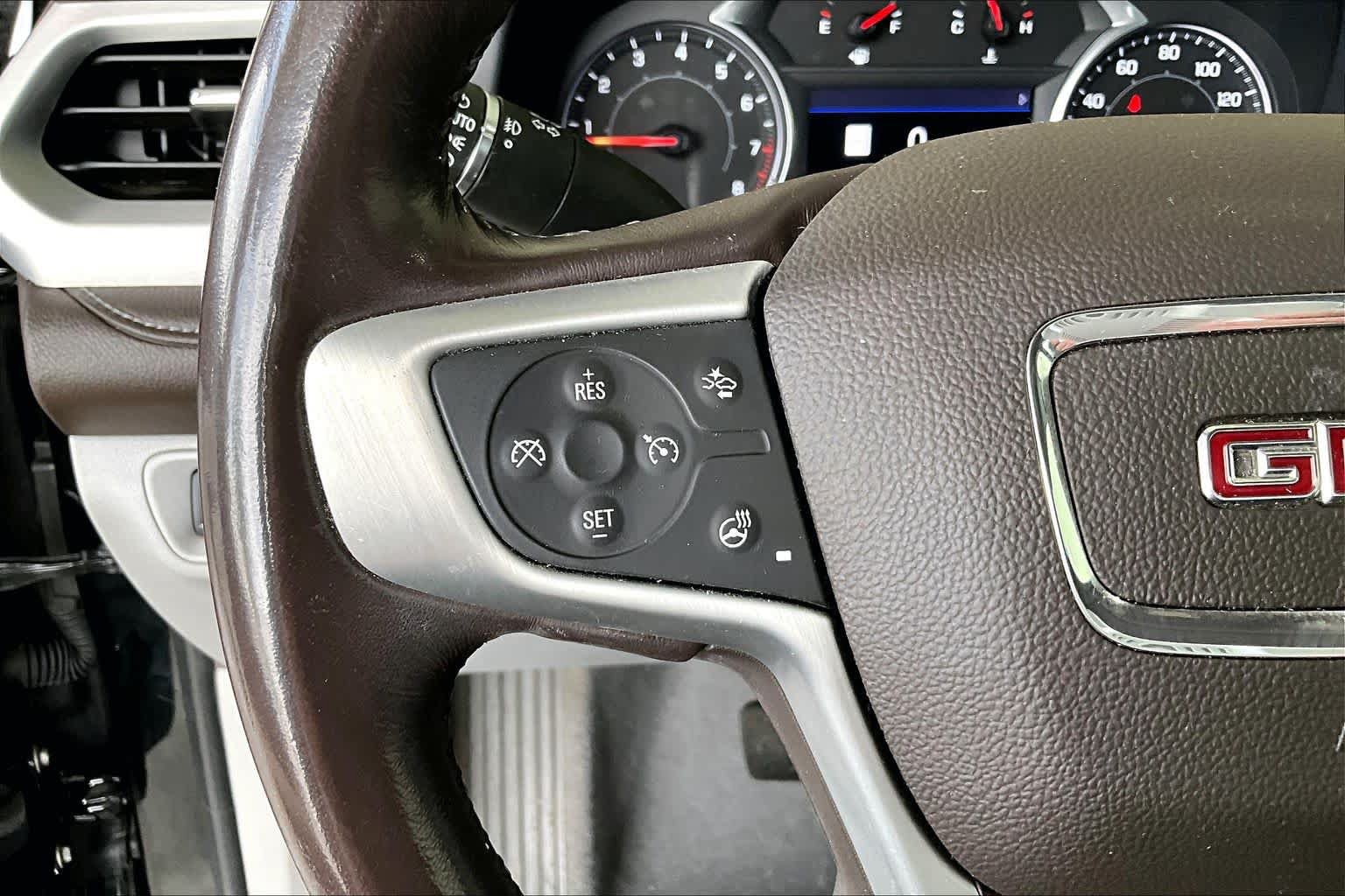 Used 2022 GMC Acadia SLT w/ Preferred Package FWD image 24