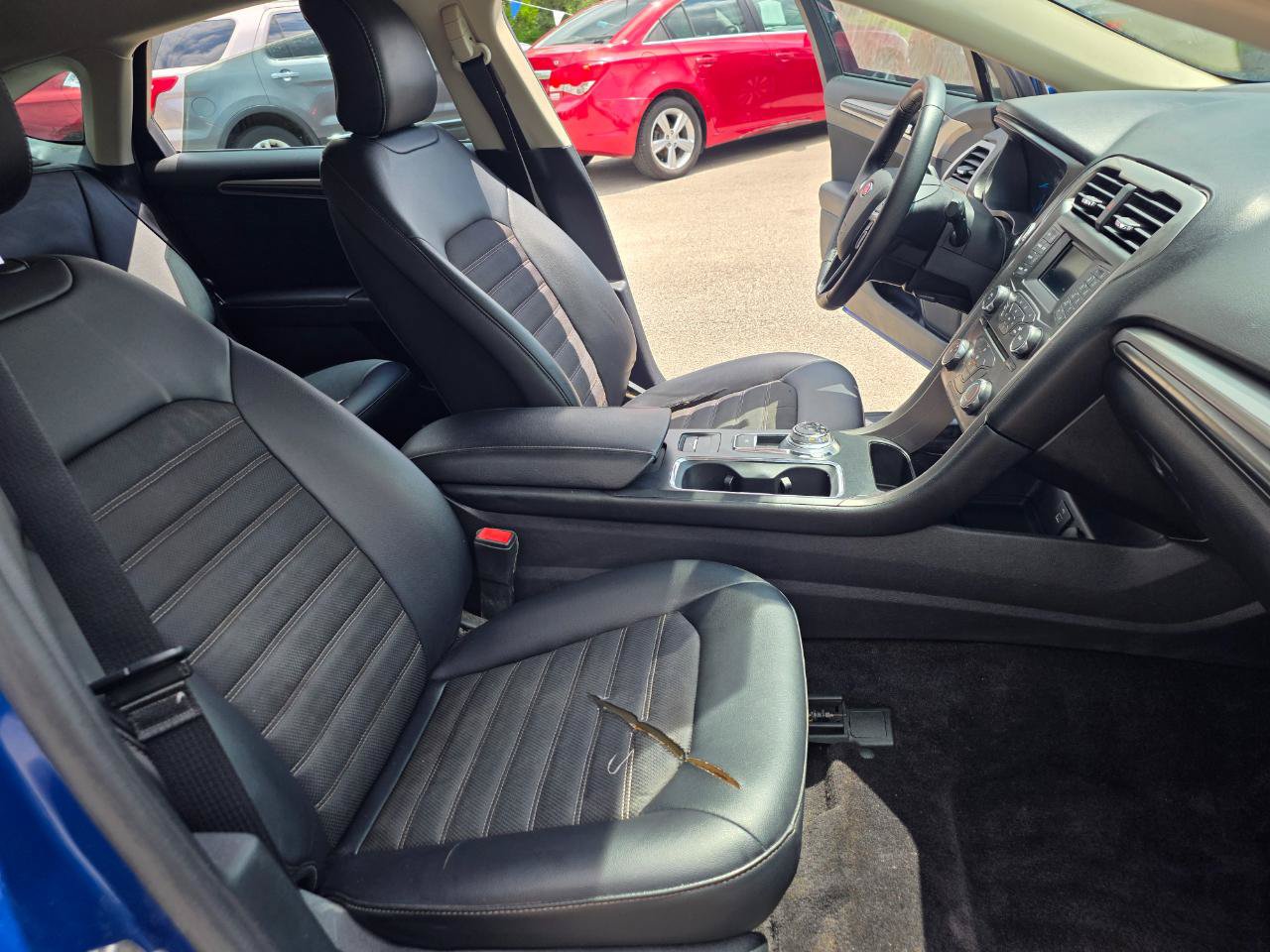 Used 2017 Ford Fusion SE w/ Equipment Group 201A FWD image 20