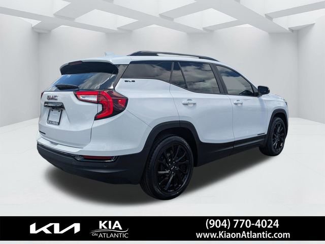 Used 2023 GMC Terrain SLE w/ Driver Convenience Package FWD image 3