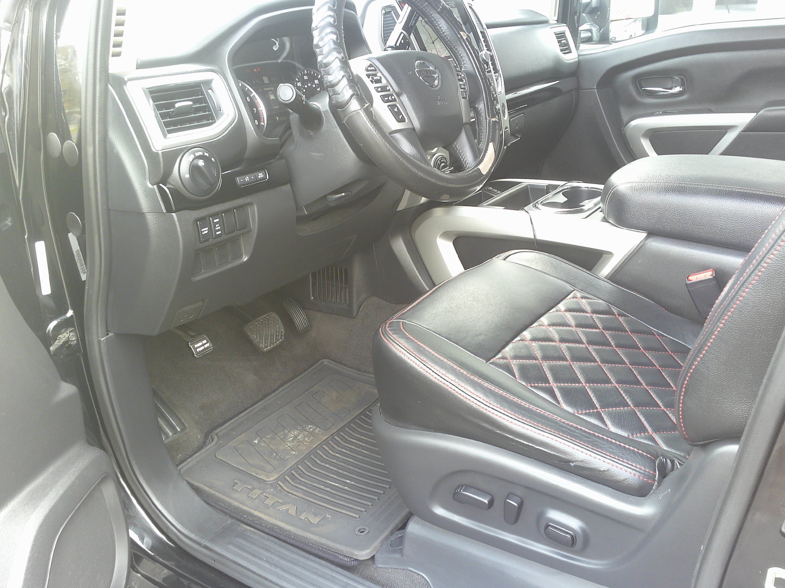 Used 2021 Nissan Titan SV w/ SV Convenience Package AWD/4WD image 27