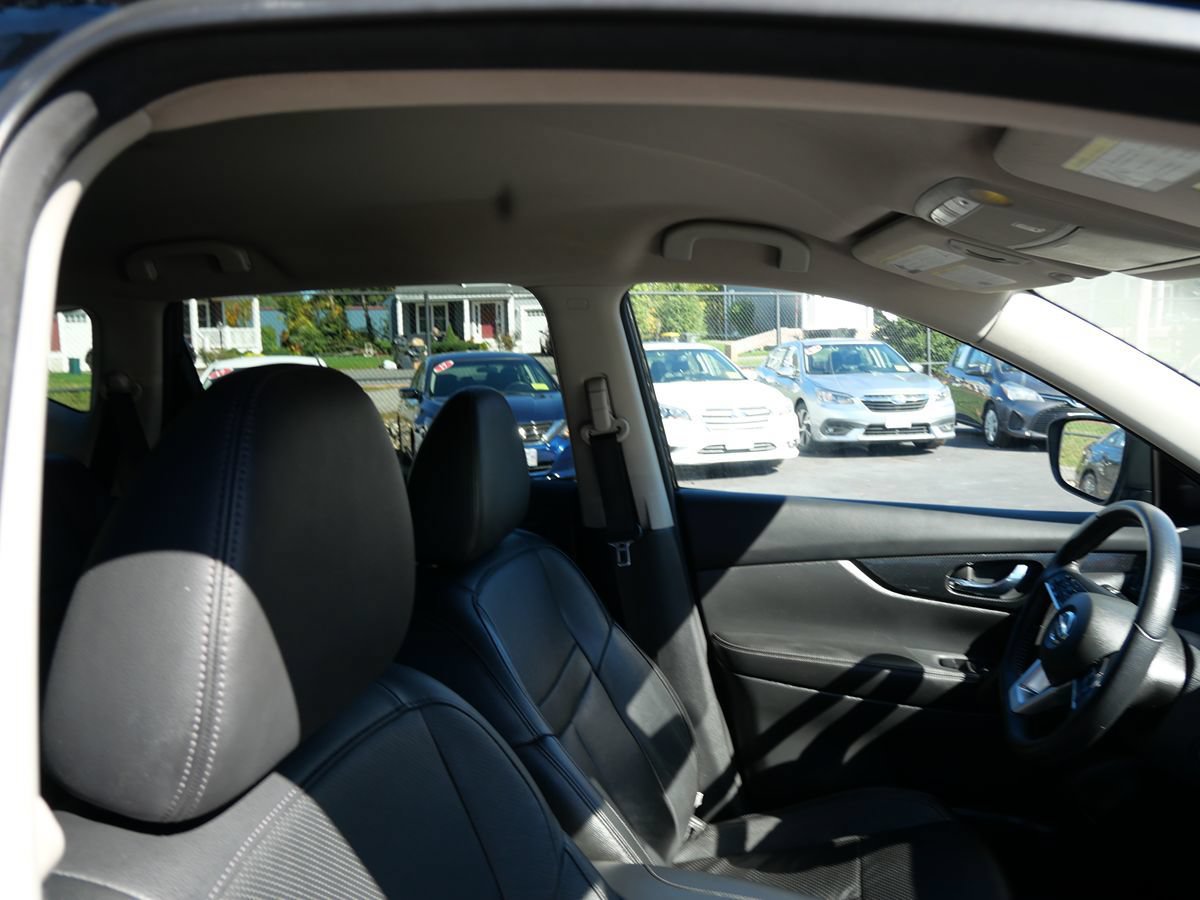 Used 2019 Nissan Rogue SL AWD/4WD image 28