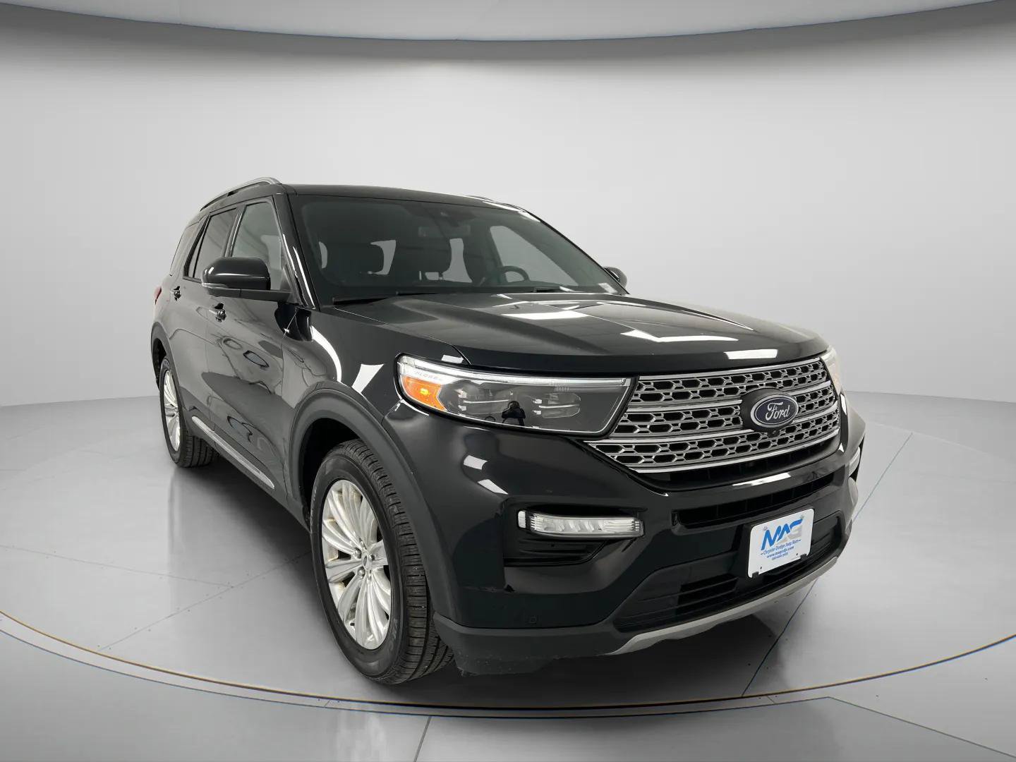 Used 2020 Ford Explorer Limited AWD/4WD image 2