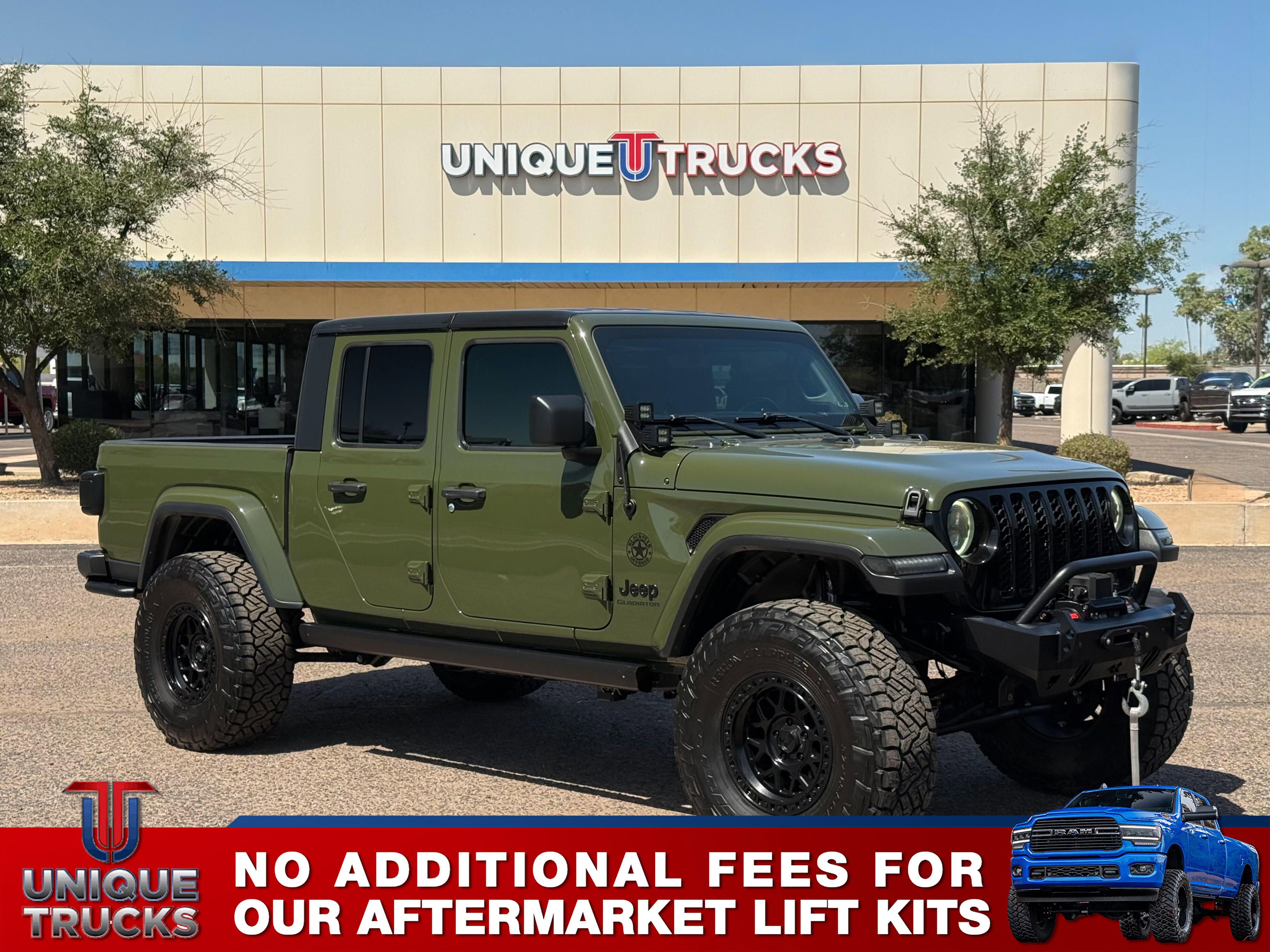 Used 2021 Jeep Gladiator Willys AWD/4WD image 4