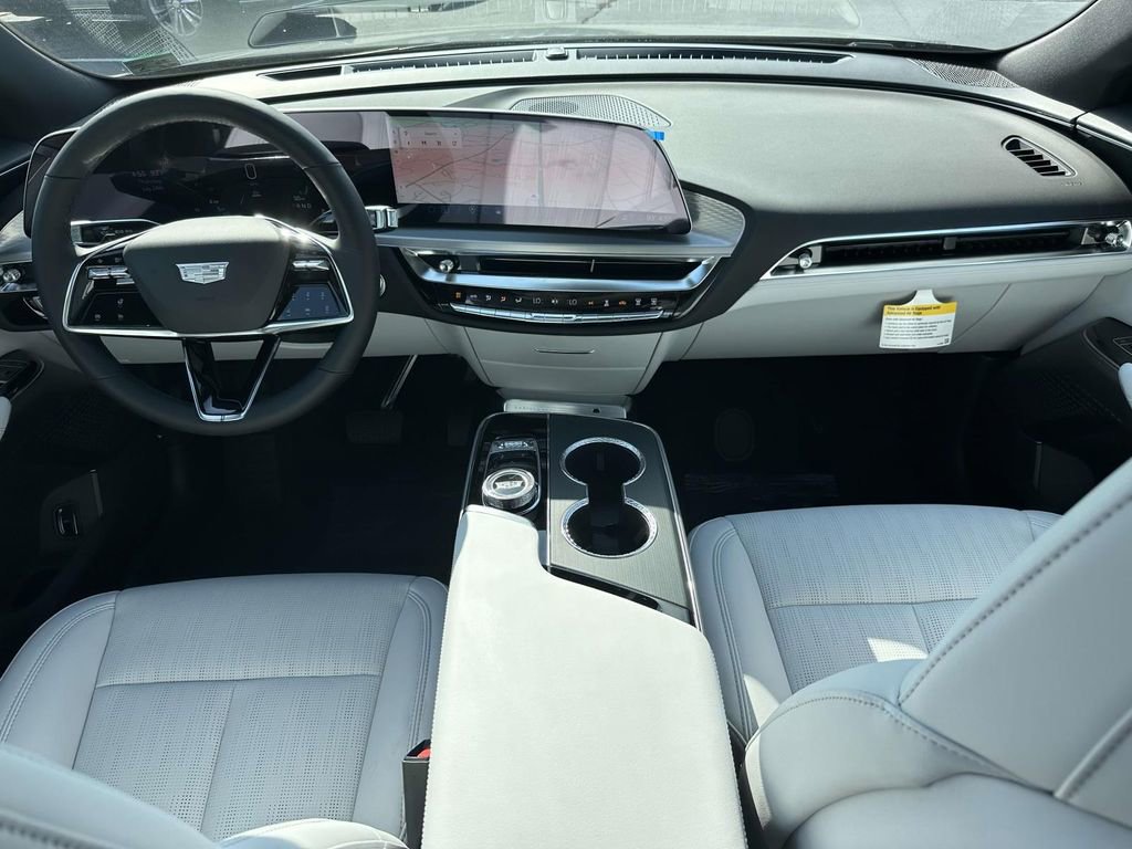 New 2025 Cadillac Lyriq Luxury image 18