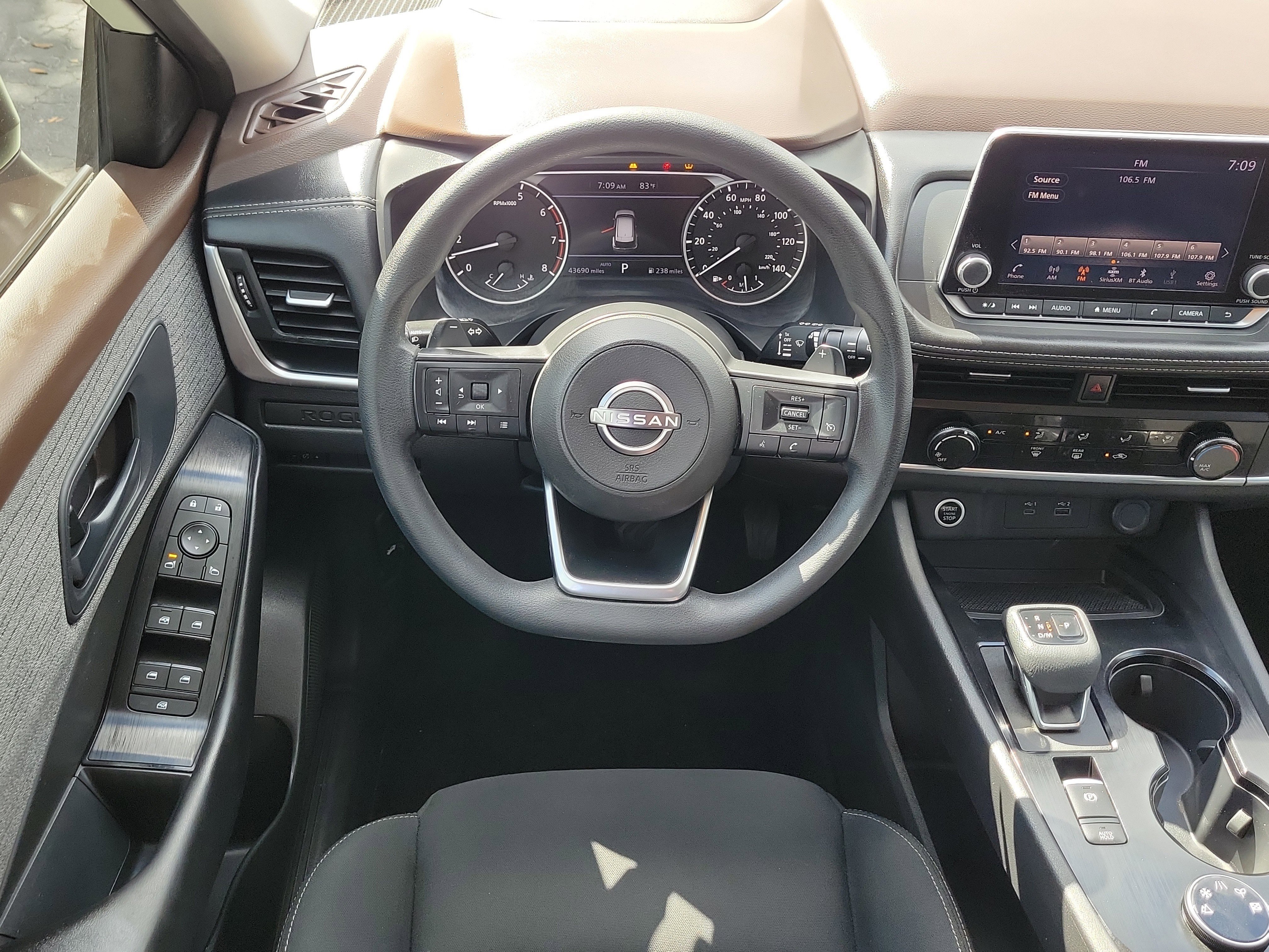 Used 2023 Nissan Rogue S AWD/4WD image 18