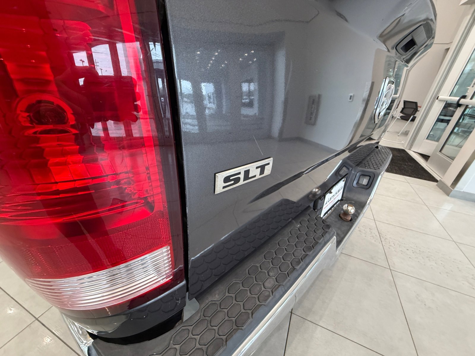 Used 2017 RAM 1500 Classic SLT AWD/4WD image 24