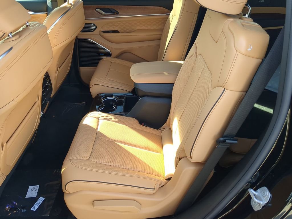 New 2025 Jeep Grand Cherokee L Summit image 15