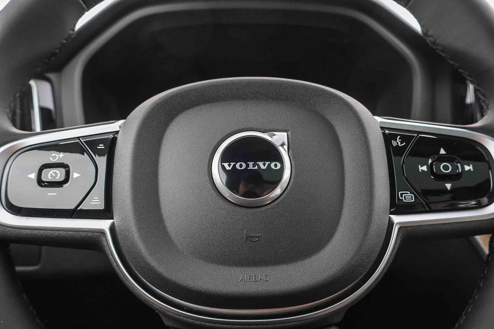 New 2026 Volvo XC60 B5 Plus w/ Climate Package PRO image 38