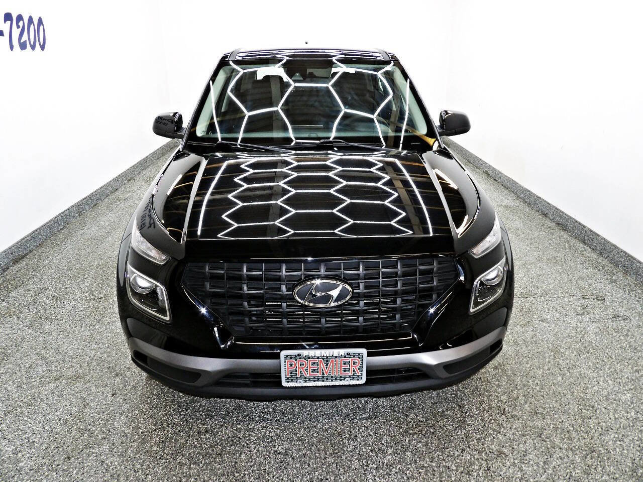 Used 2021 Hyundai Venue SE w/ Cargo Package image 2