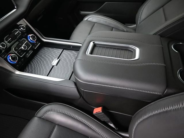 Used 2024 GMC Yukon XL Denali image 31