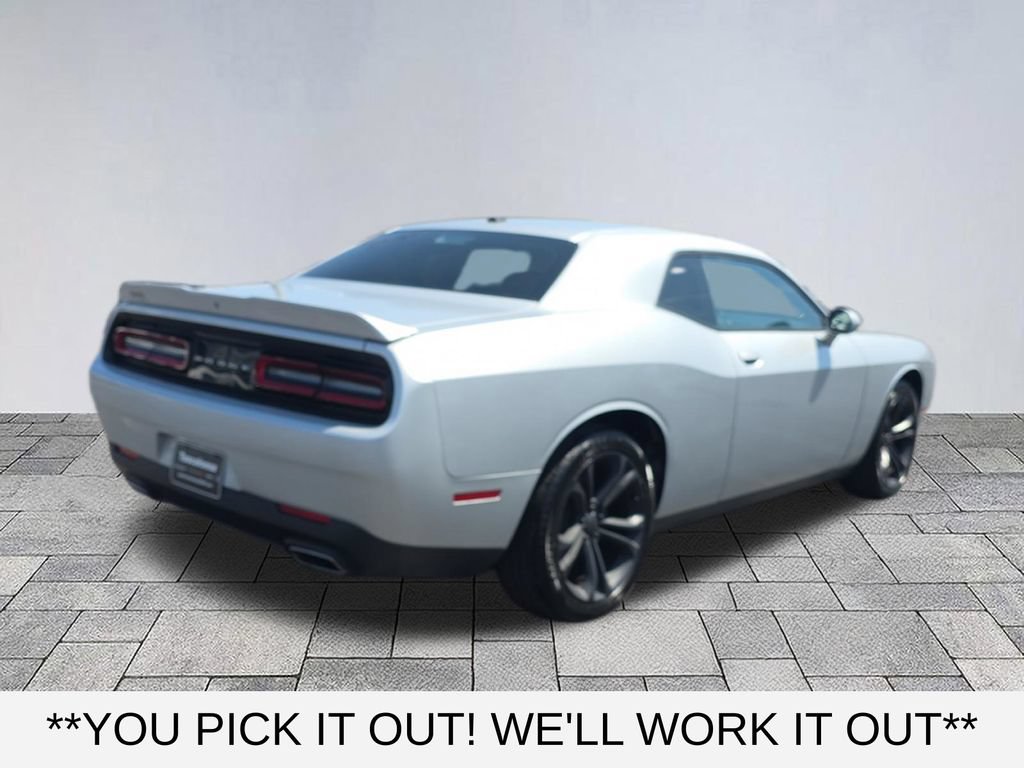 Used 2022 Dodge Challenger SXT RWD image 7