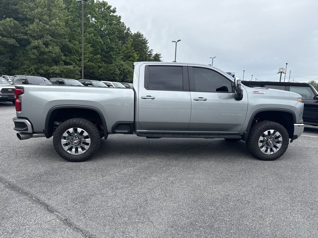 Used 2024 Chevrolet Silverado 2500 LT w/ All Star Edition AWD/4WD image 8
