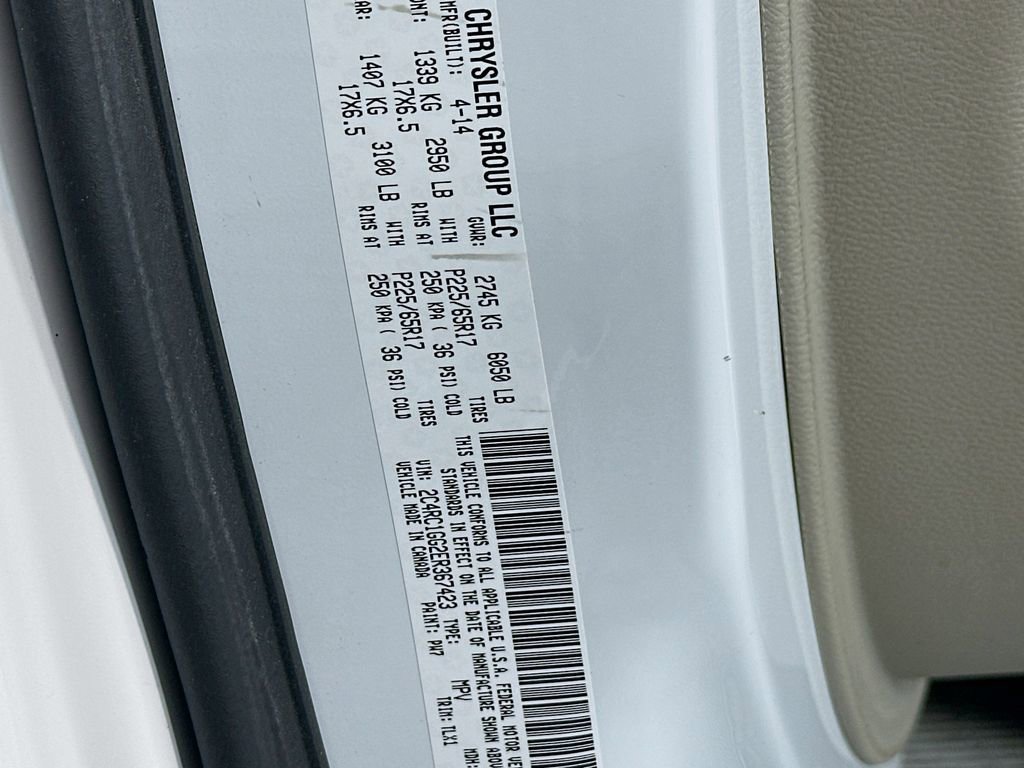 Used 2014 Chrysler Town & Country Limited image 34