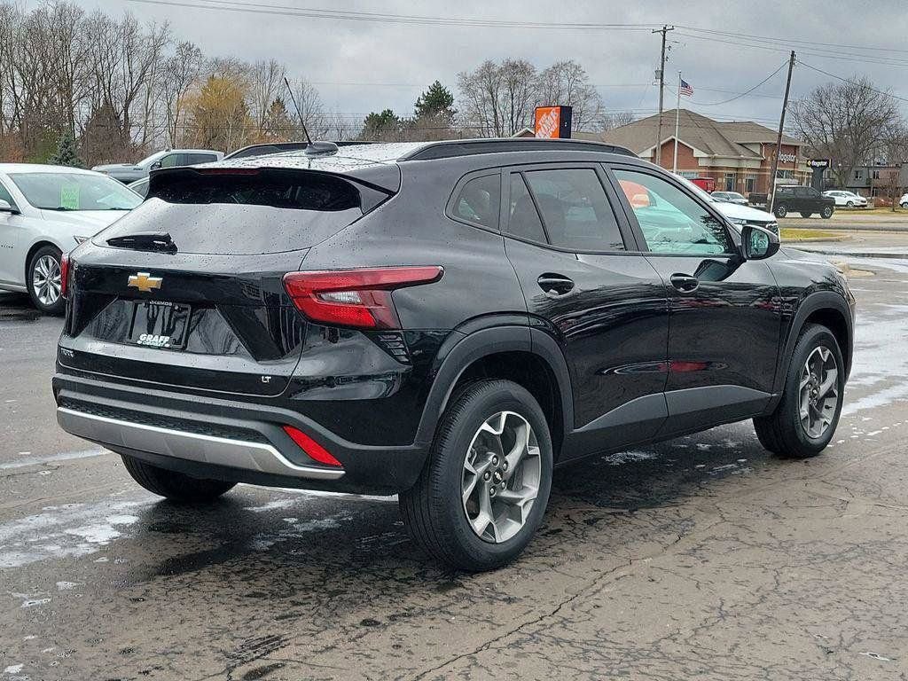 Certified 2024 Chevrolet Trax LT w/ Driver Confidence Package image 3