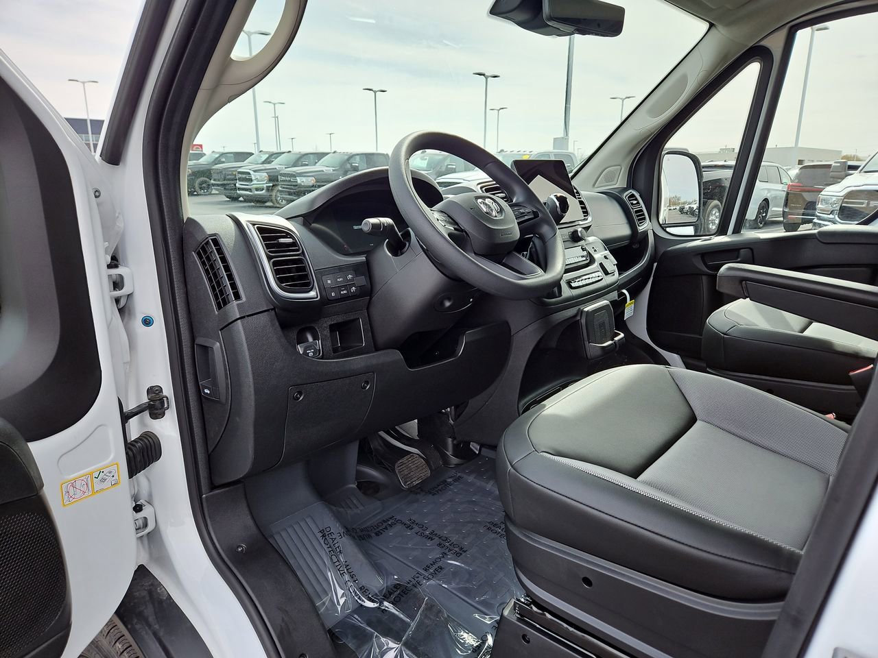 New 2025 RAM ProMaster 2500 w/ Quick Order Package 22G SLT image 12