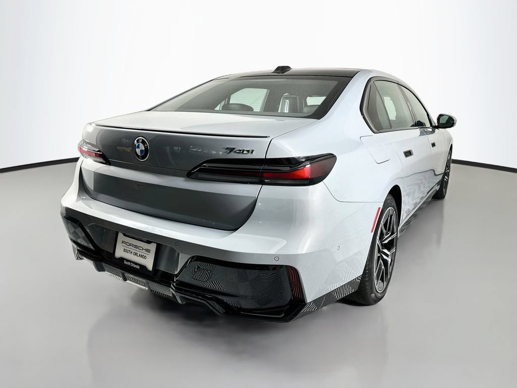 Used 2023 BMW 740i w/ Parking Assistance Package RWD image 9