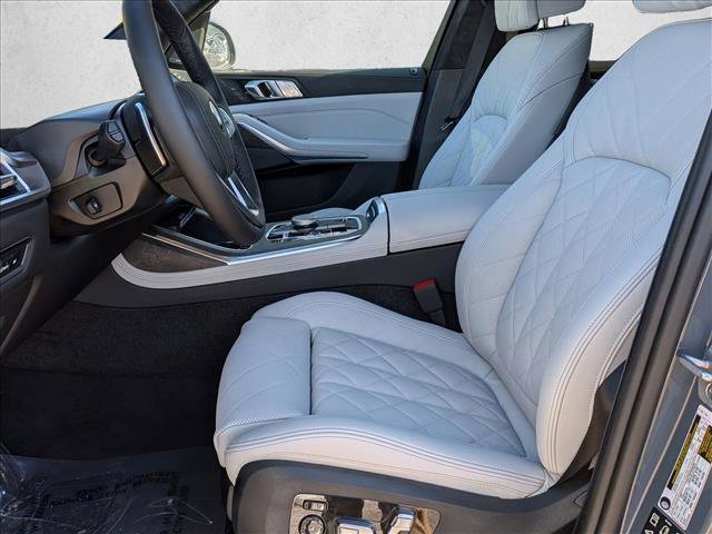 New 2026 BMW X7 xDrive40i w/ Premium Package image 4