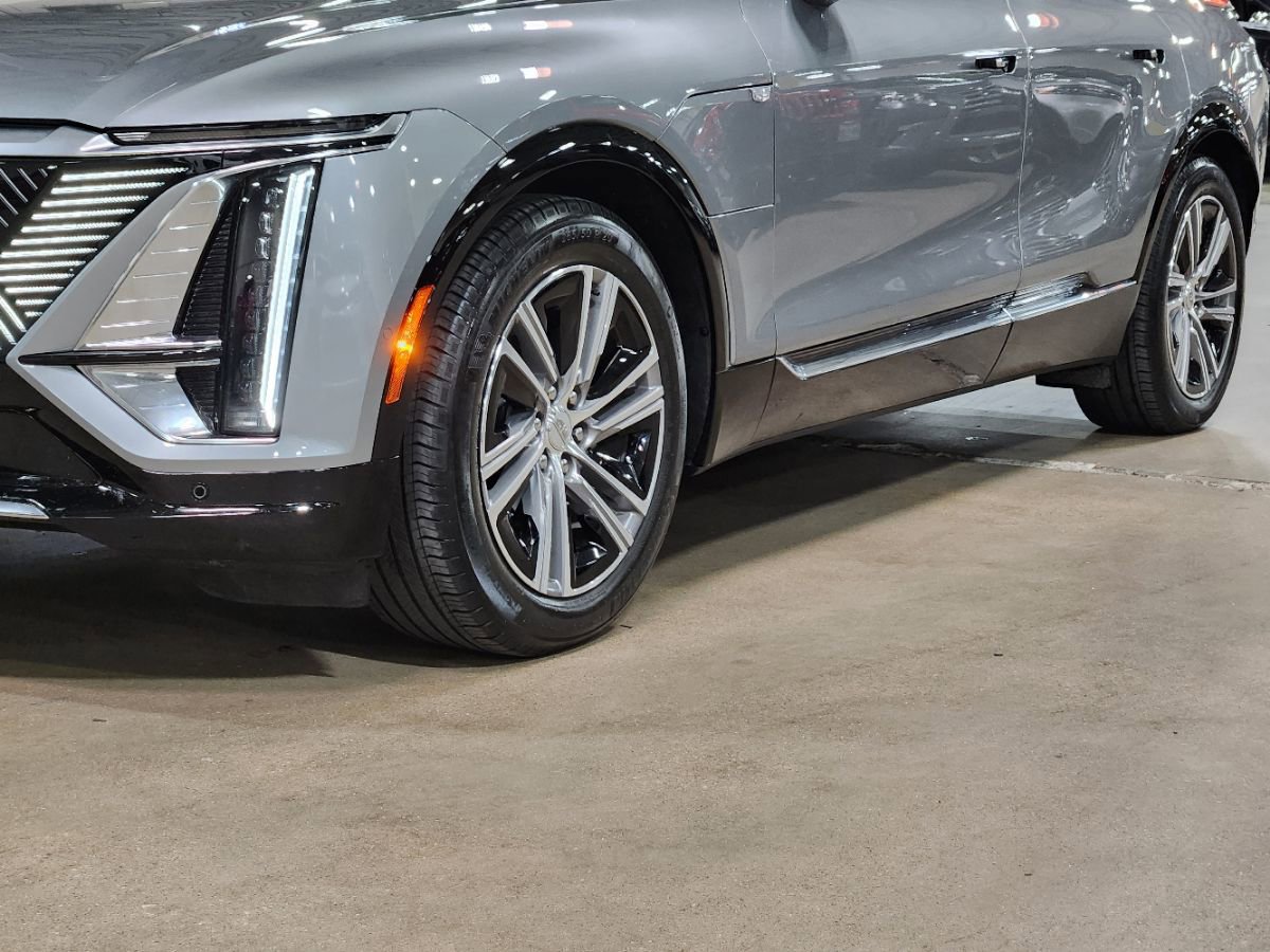 Used 2024 Cadillac Lyriq Luxury w/ LPO, Floor Liner Package image 17