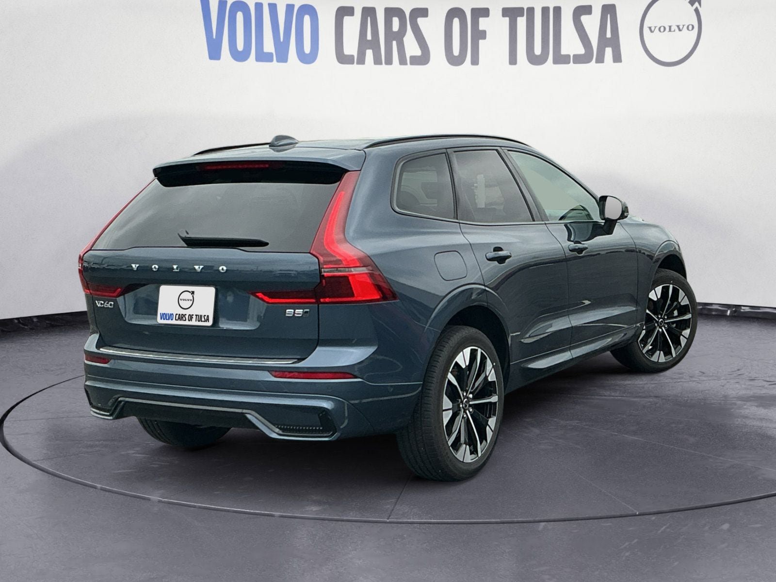 New 2026 Volvo XC60 B5 Plus w/ Protection Package Premier AWD/4WD image 5