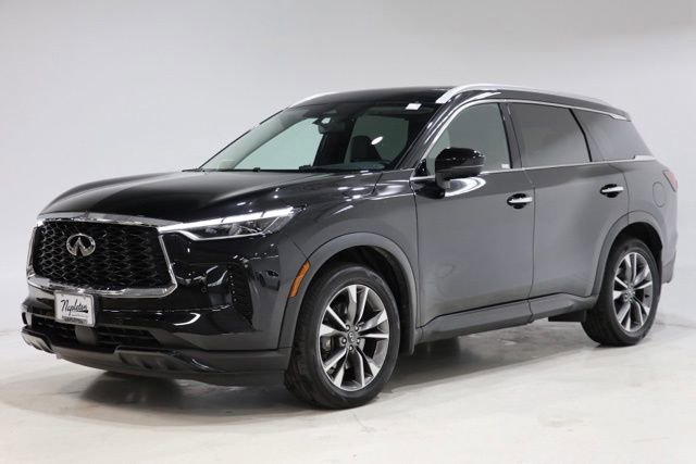 Used 2025 INFINITI QX60 Luxe w/ Vision Package AWD/4WD image 3