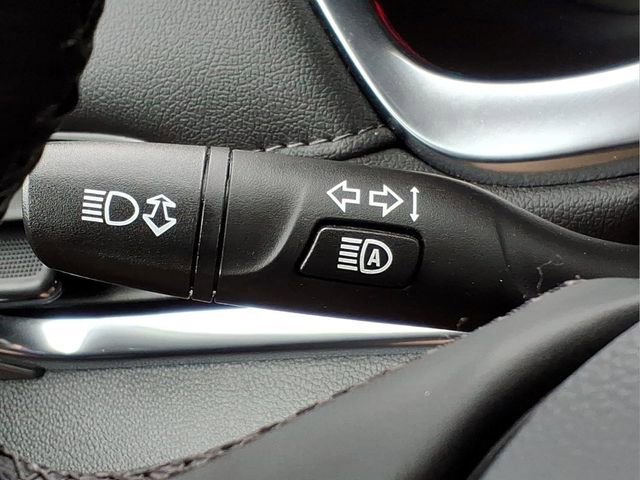 Used 2023 Chevrolet Traverse LT image 25