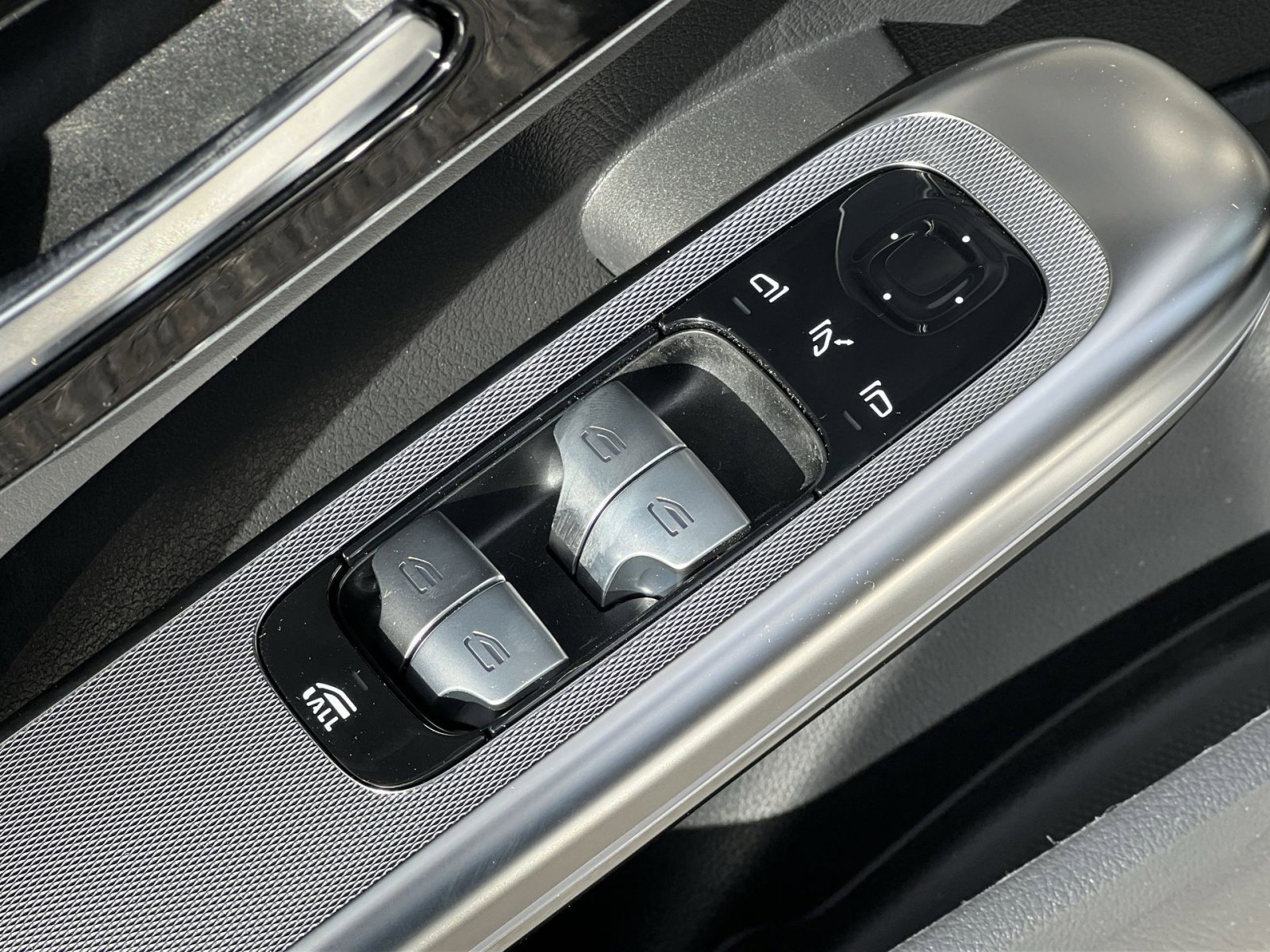 New 2026 Mercedes-Benz CLE 53 AMG 4MATIC Cabriolet image 13