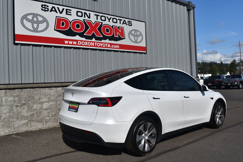 Used 2021 Tesla Model Y 2WD image 5