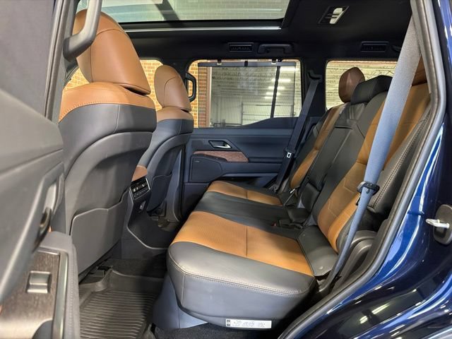 Used 2024 Lexus GX 550 w/ Accessory Package (Z1) AWD/4WD image 29