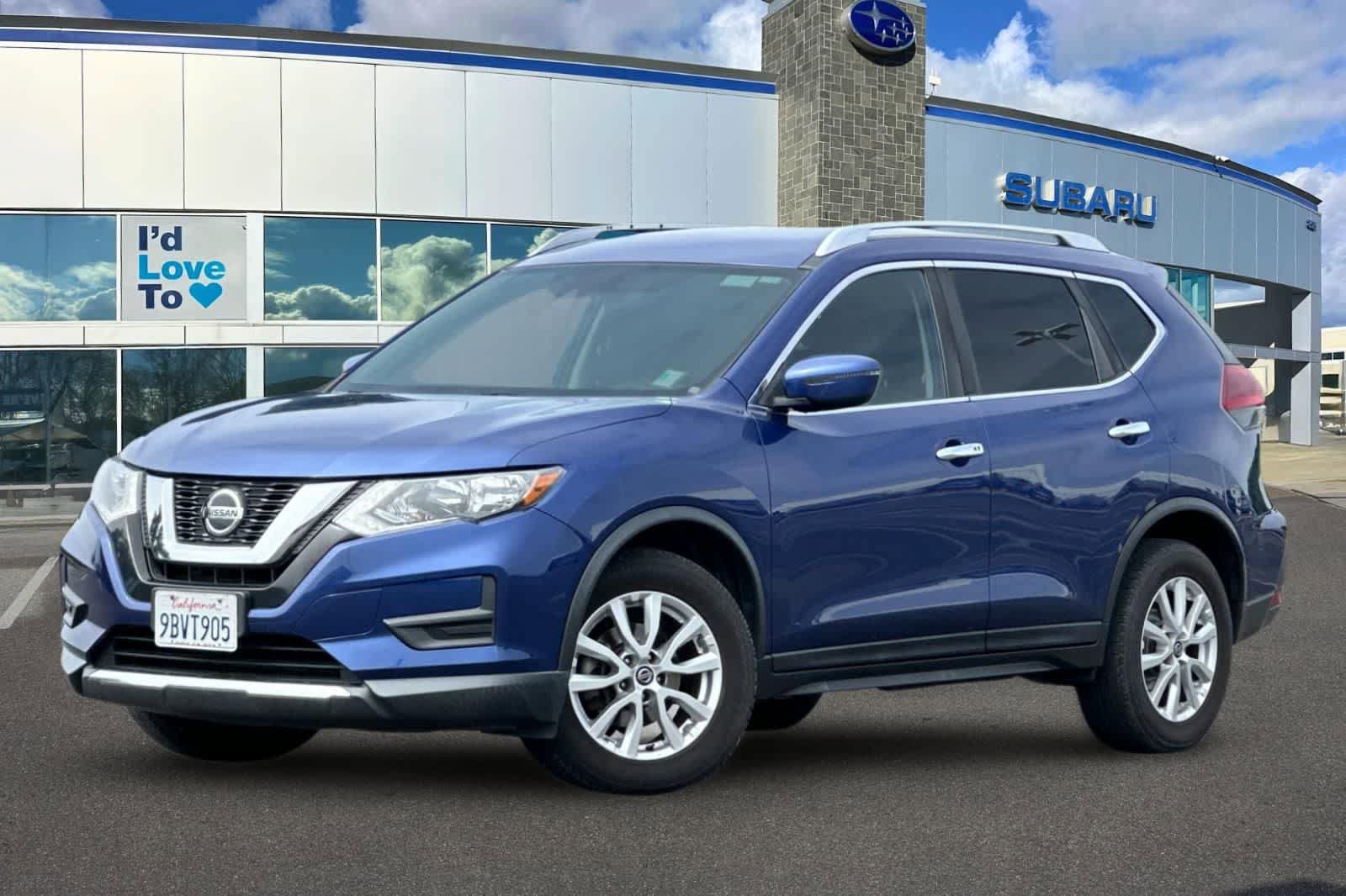 Used 2020 Nissan Rogue SV FWD image 1