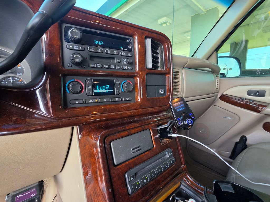 Used 2003 GMC Yukon XL Denali image 16