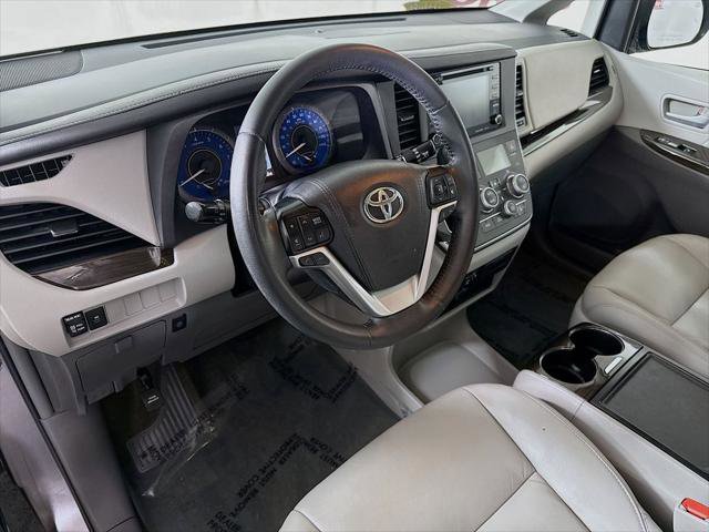 Certified 2019 Toyota Sienna XLE w/ Carpet Mat Package FWD image 18