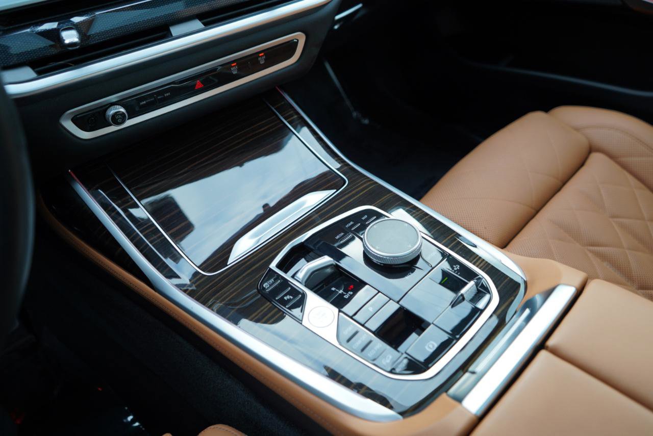 Used 2025 BMW X7 xDrive40i w/ M Sport Package image 45