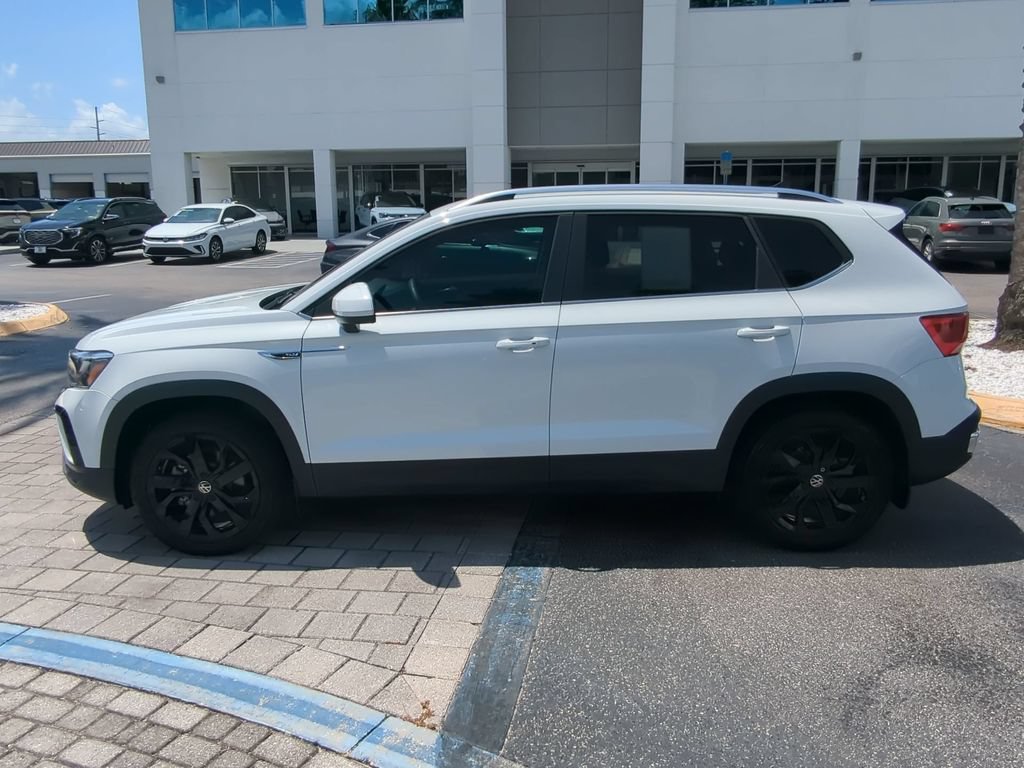 Certified 2022 Volkswagen Taos SE FWD image 6
