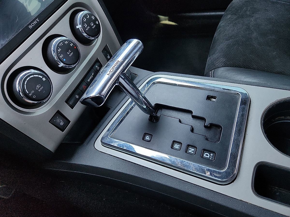 Used 2012 Dodge Challenger SRT8 RWD image 12