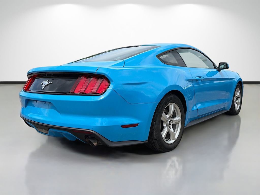 Used 2017 Ford Mustang Coupe image 3