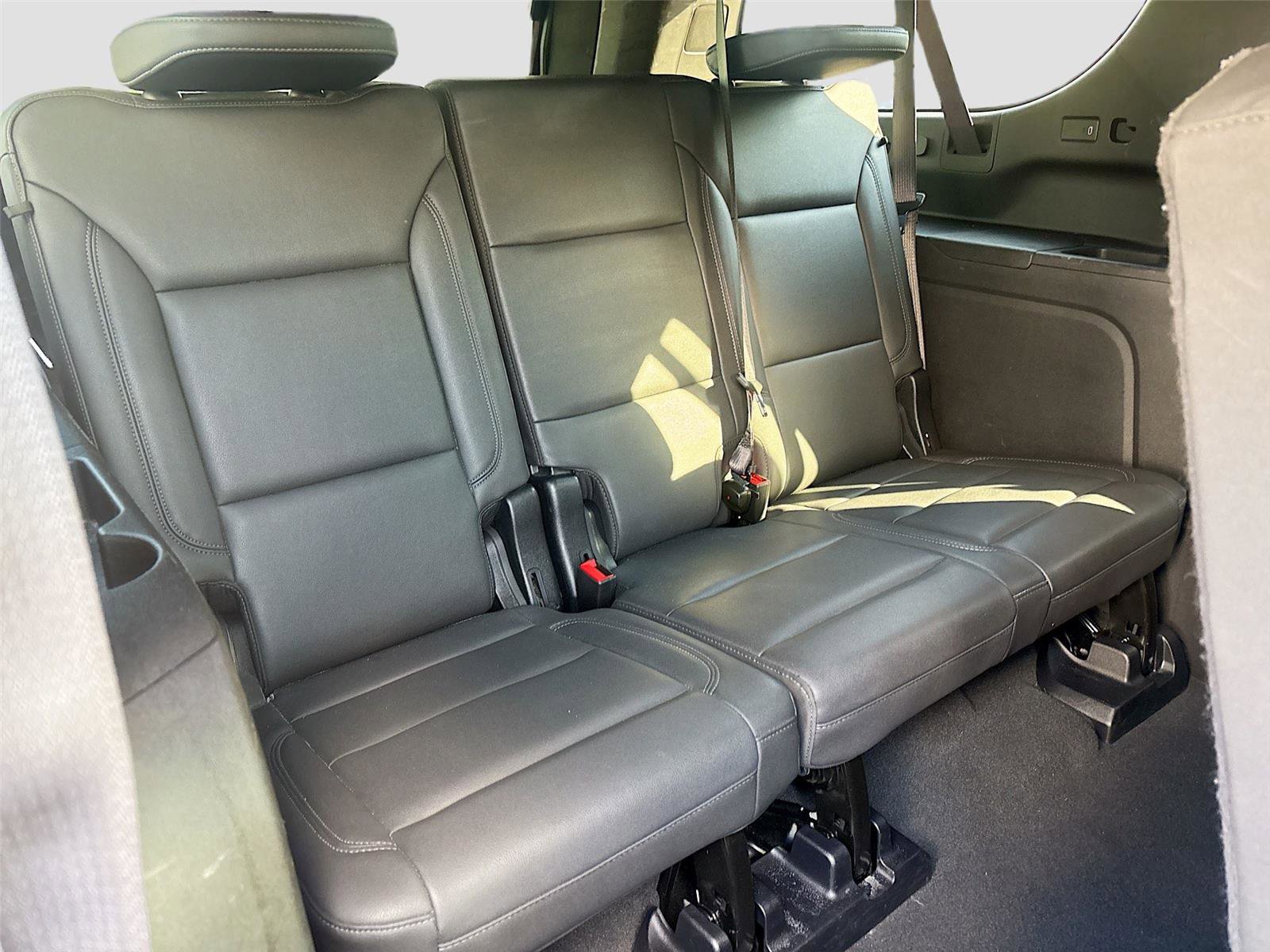Used 2025 Chevrolet Suburban Z71 AWD/4WD image 28