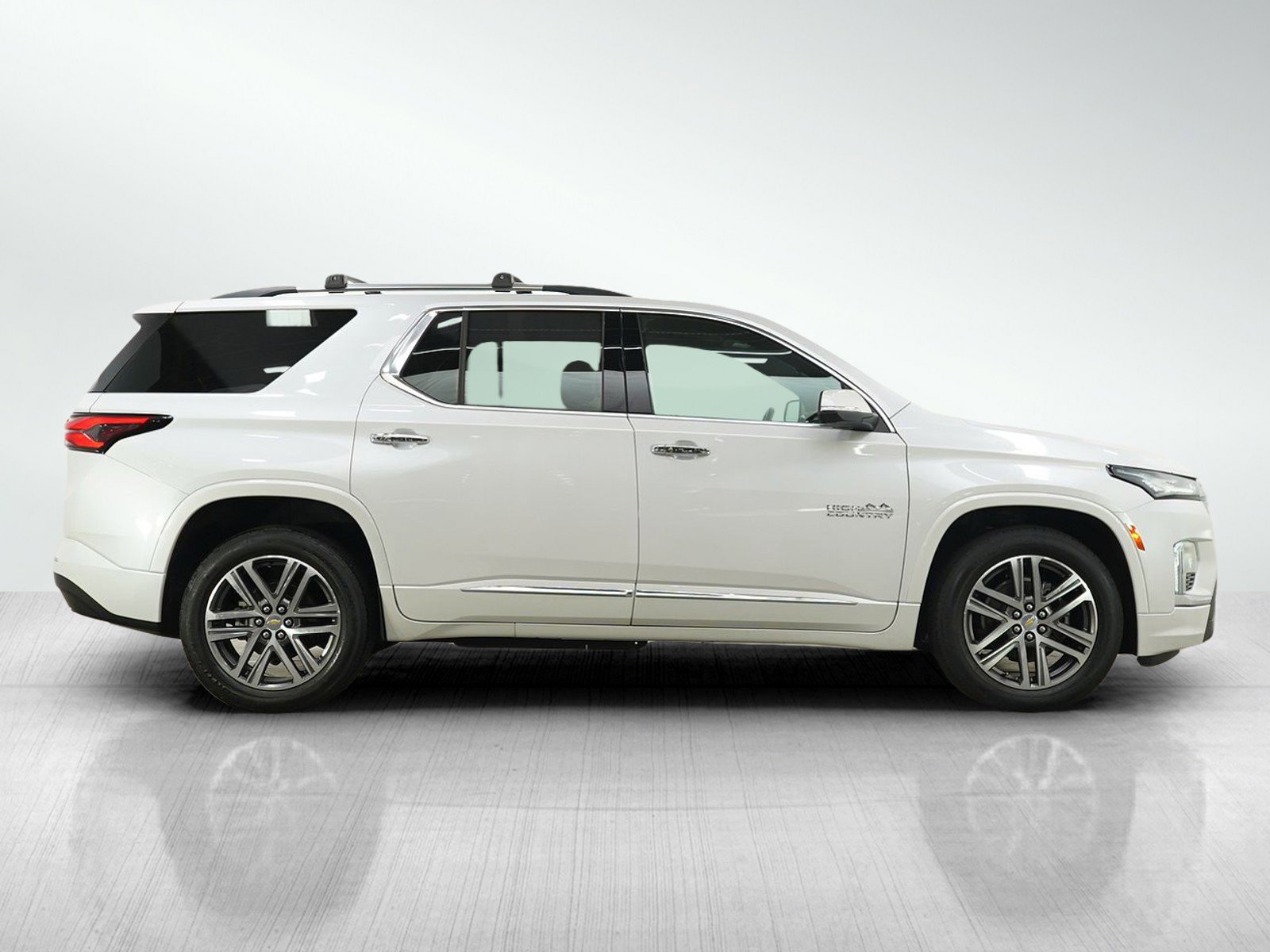 Used 2023 Chevrolet Traverse High Country AWD/4WD image 6