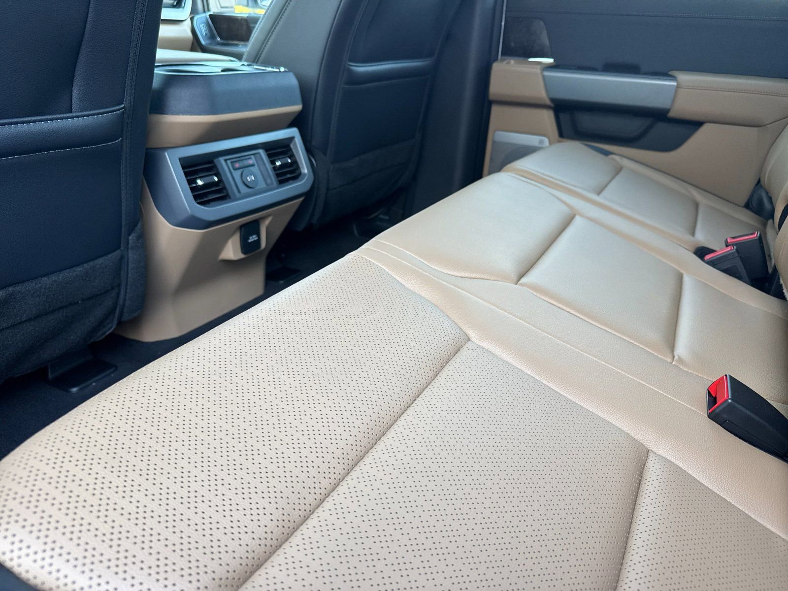 New 2026 Ford F250 Lariat w/ Chrome Package image 12