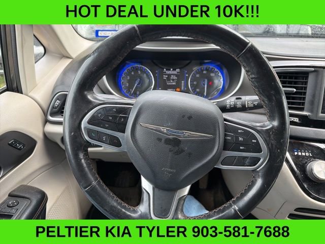 Used 2020 Chrysler Pacifica Touring-L image 17