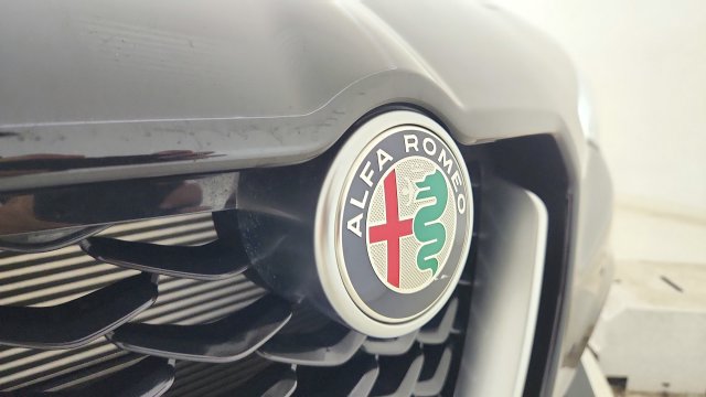 Used 2024 Alfa Romeo Stelvio Ti AWD/4WD image 30