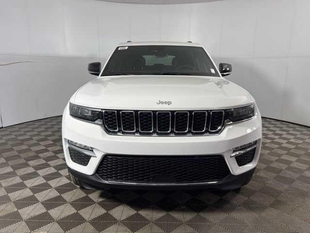 New 2025 Jeep Grand Cherokee Limited w/ Trailer Tow Package AWD/4WD image 2