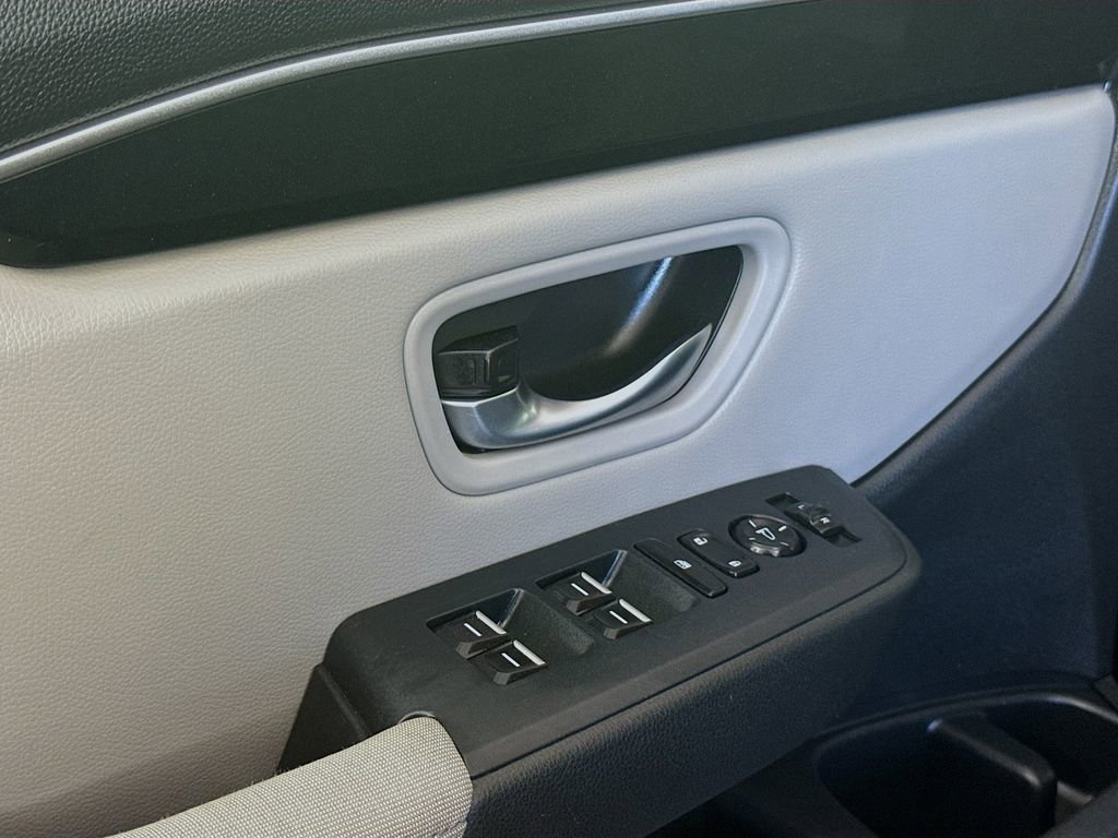 Used 2023 Honda Pilot LX image 18