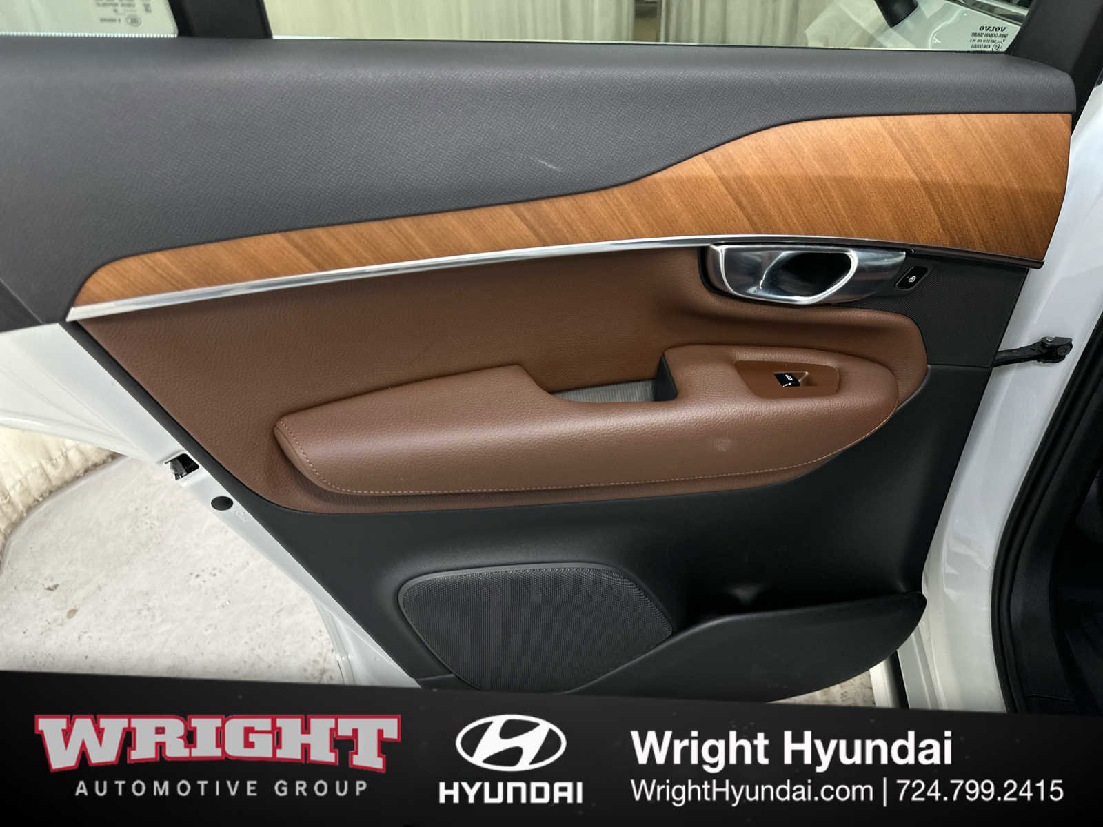 Used 2022 Volvo XC90 T6 Momentum w/ Advanced Package image 12