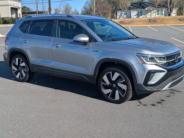 Certified 2024 Volkswagen Taos SEL image 2