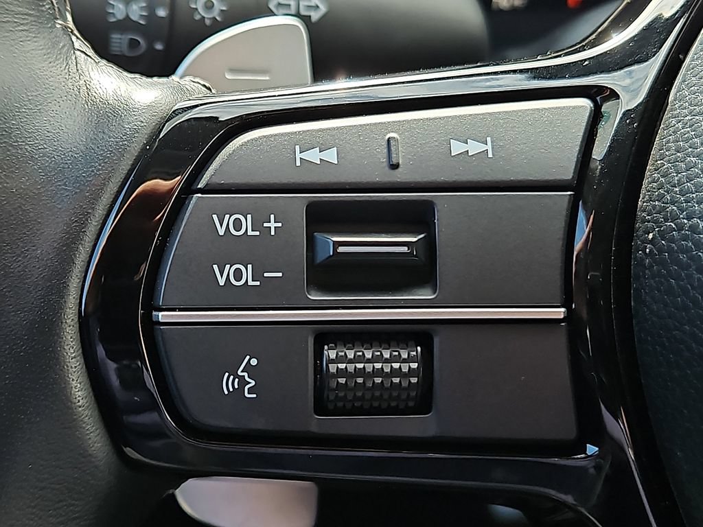 Used 2025 Acura ADX FWD image 22