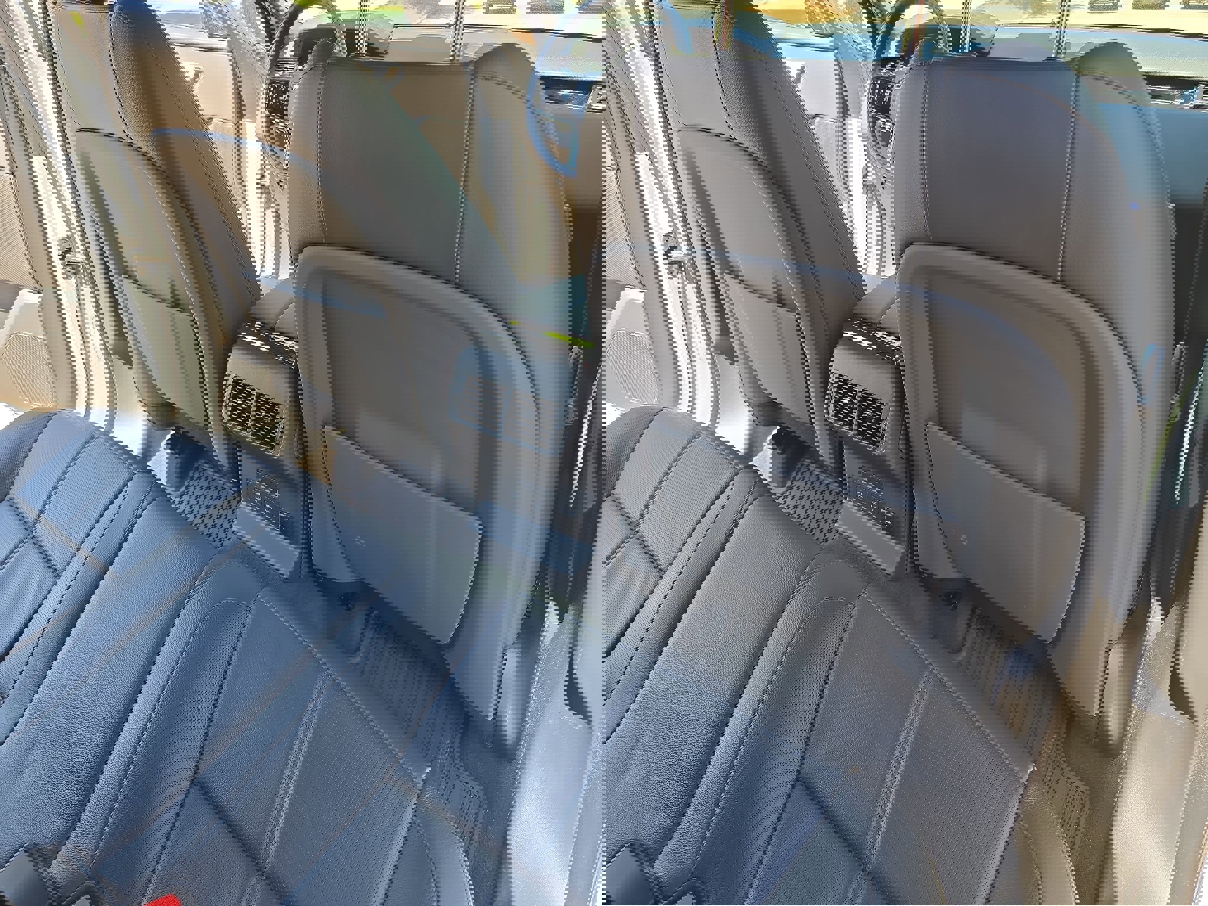 Certified 2025 Land Rover Range Rover Velar Dynamic SE AWD/4WD image 11