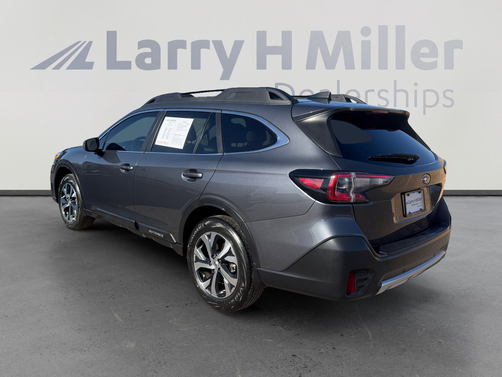 Used 2022 Subaru Outback Limited w/ Popular Package #2 AWD/4WD image 3